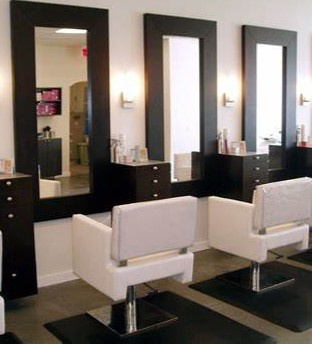 Thriving Hair Salon in Montgomery County on a Busy Street