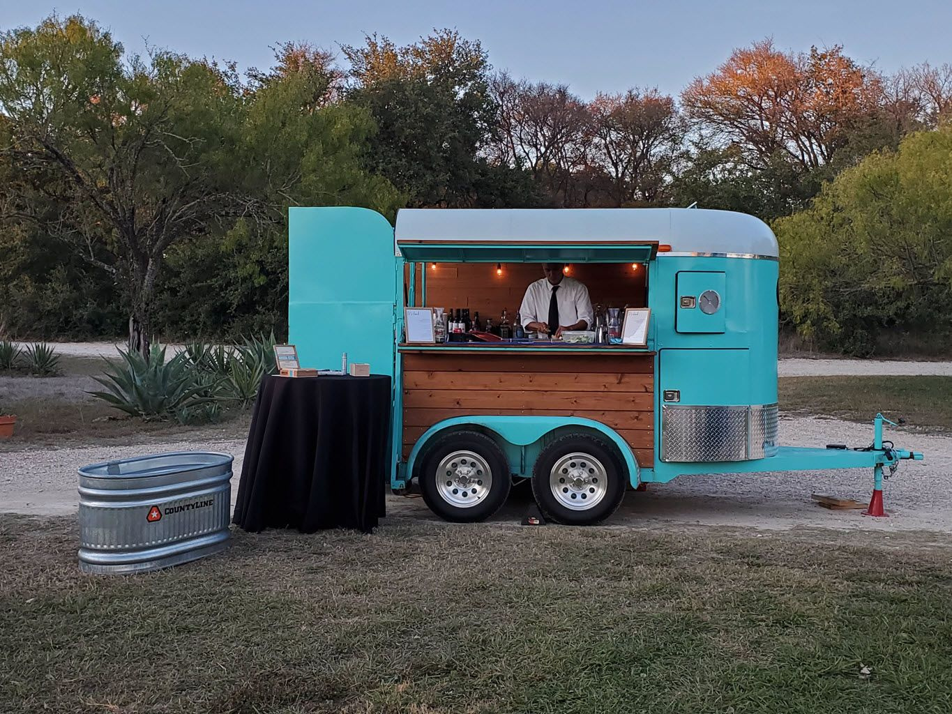 Unique Mobile Bar Catering 