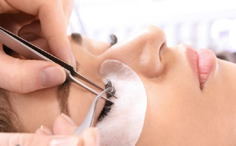 Stylish Eyelash Studio in Prime Chicago Location