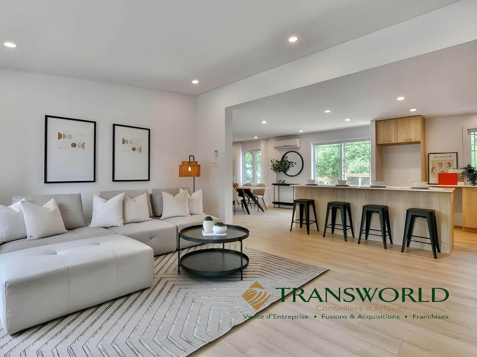 Home staging company with inventory