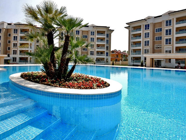 Residential/Commercial Pool Construction and Repair Maintenance