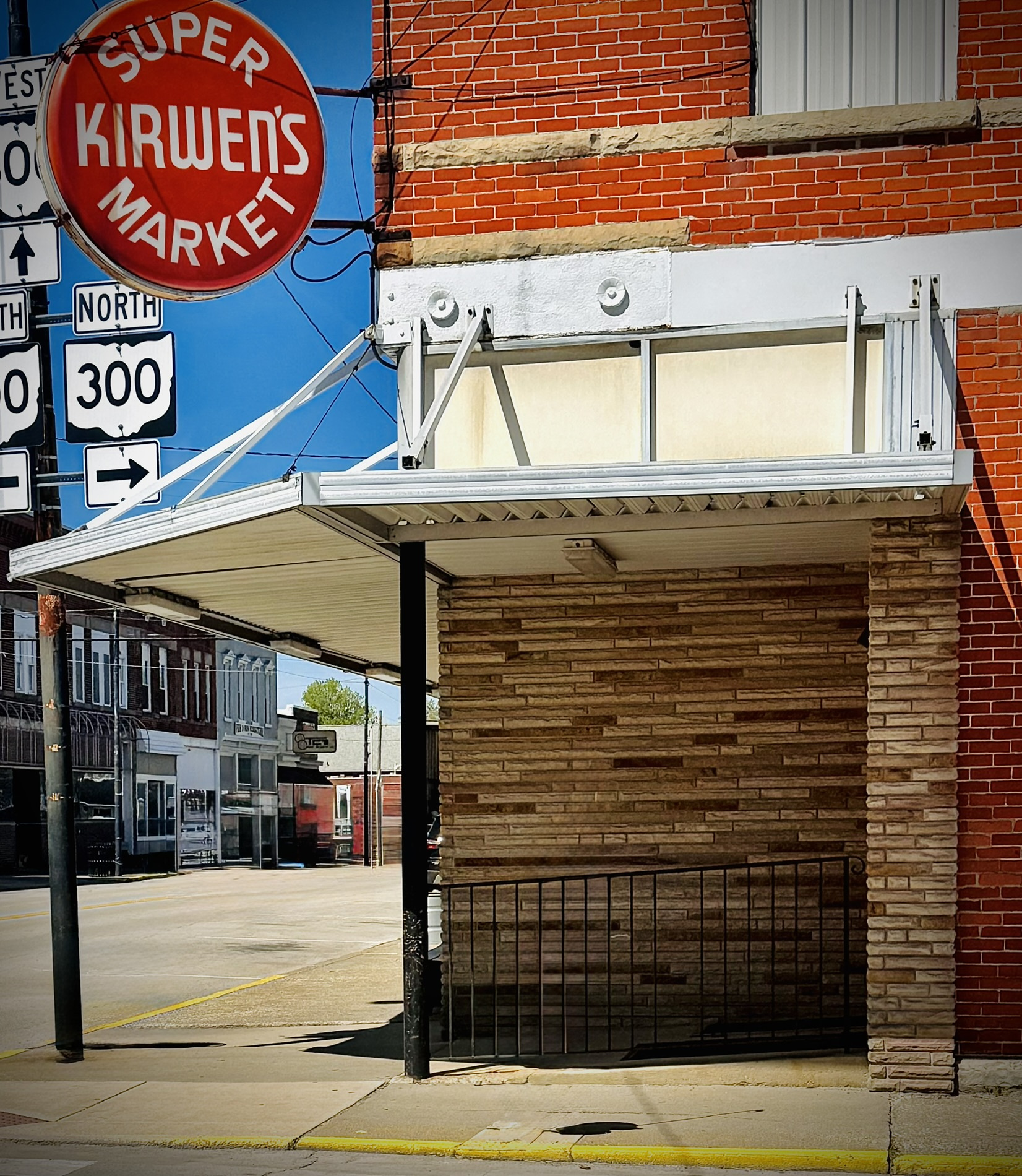 Supermarket with Liquor License