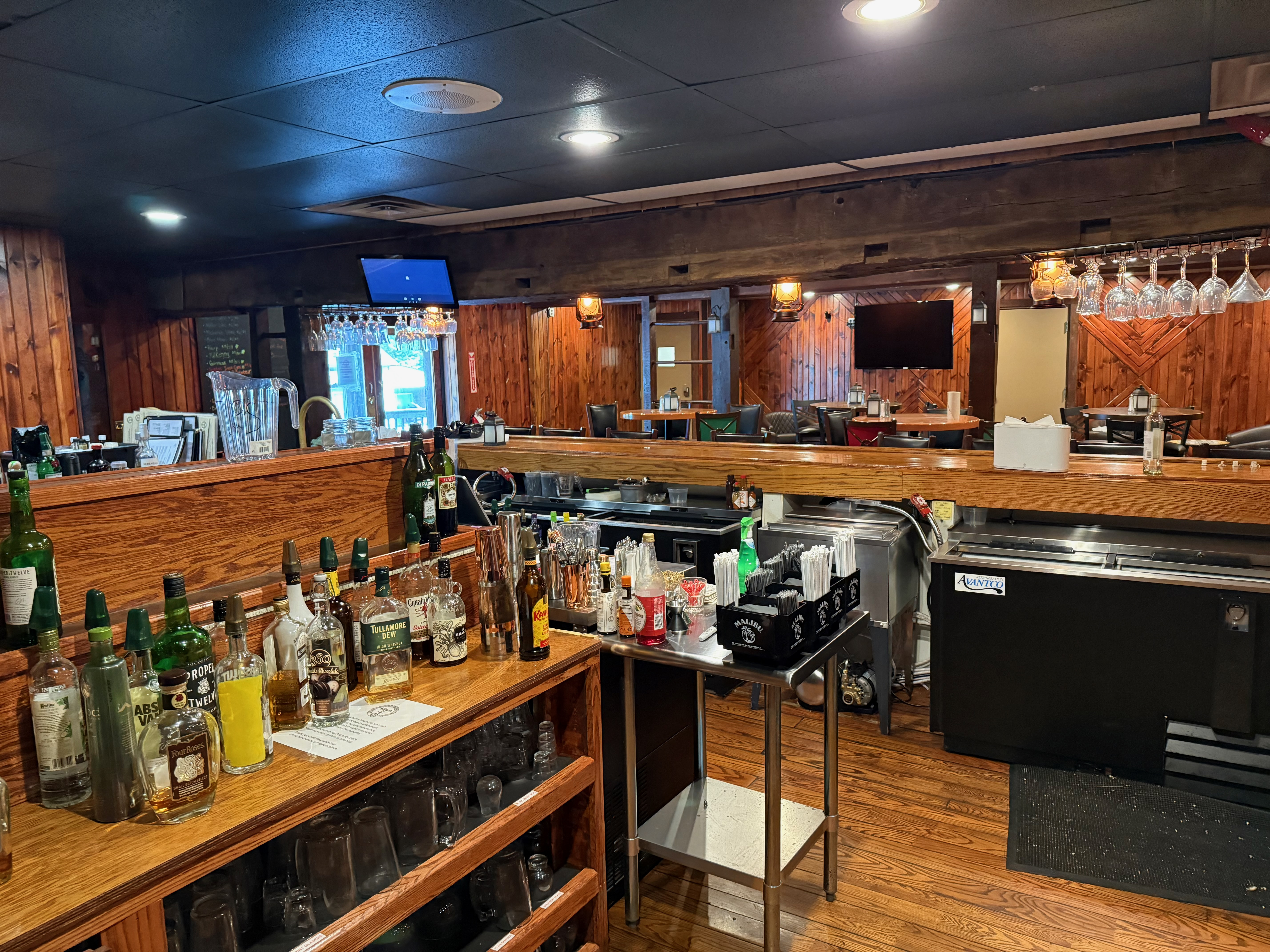 Iconic Turnkey Restaurant & Pub Available Now! 