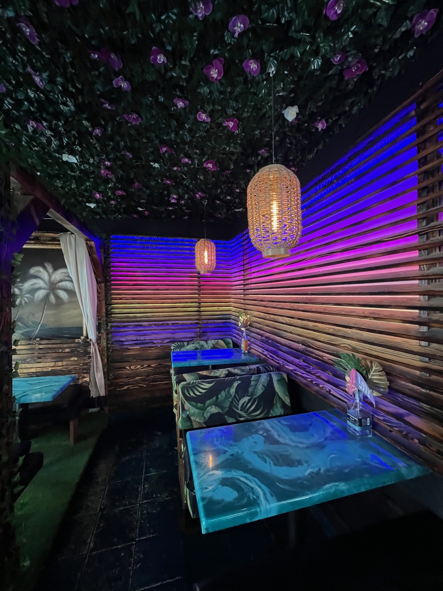 Fully-Equipped Bar/Restaurant - Ready for Your Vision