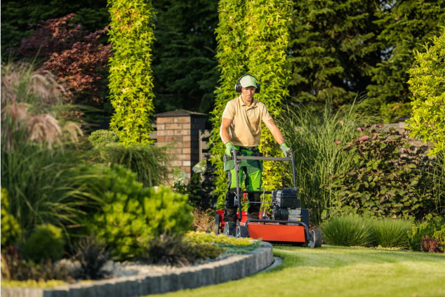 Well-Established Lawn Care & Maintenance Business in Mobile Co.
