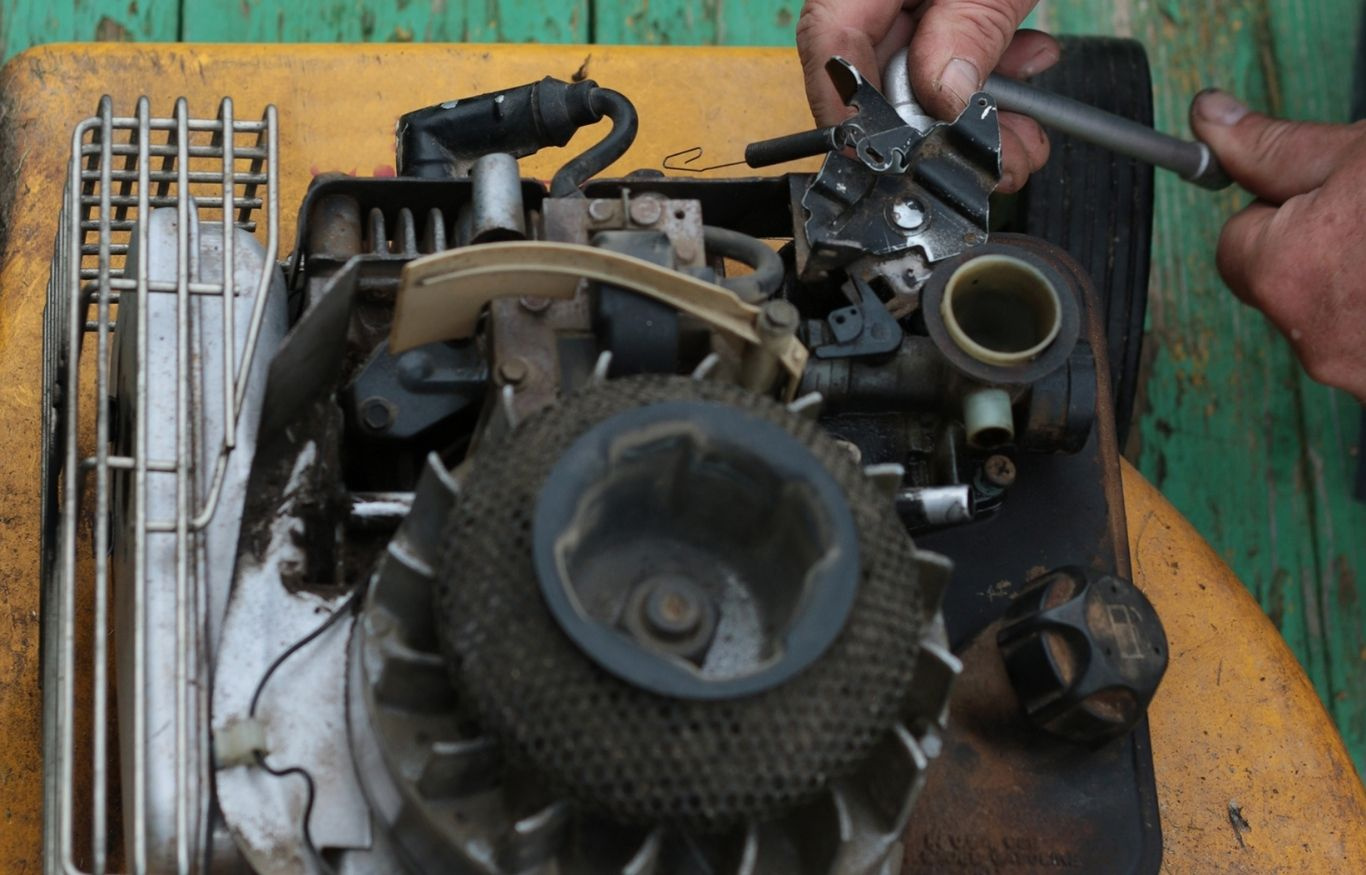 Small Engine Sales & Repair Shop