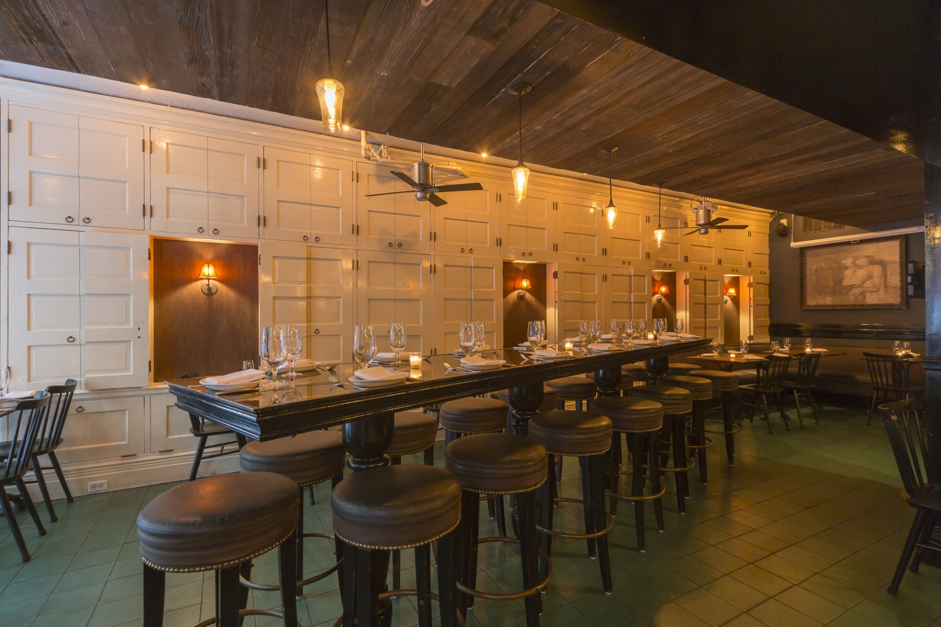 A Vibrant,Turnkey Restaurant Opportunity in the Heart of Downtown